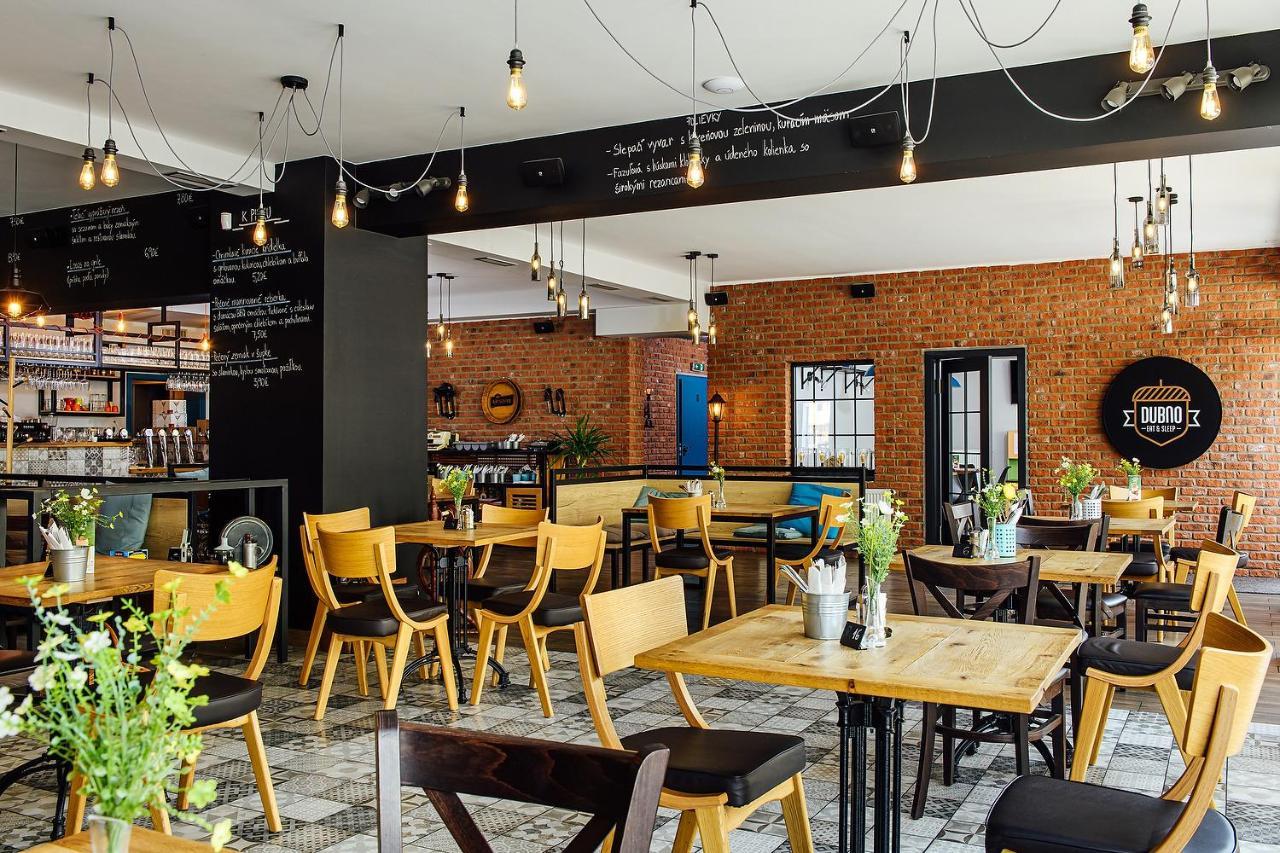 Dubno Eat & Sleep Hotel Nova Dubnica ภายนอก รูปภาพ