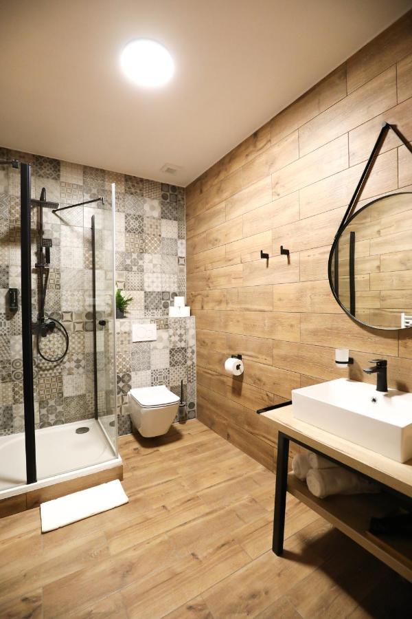 Dubno Eat & Sleep Hotel Nova Dubnica ภายนอก รูปภาพ