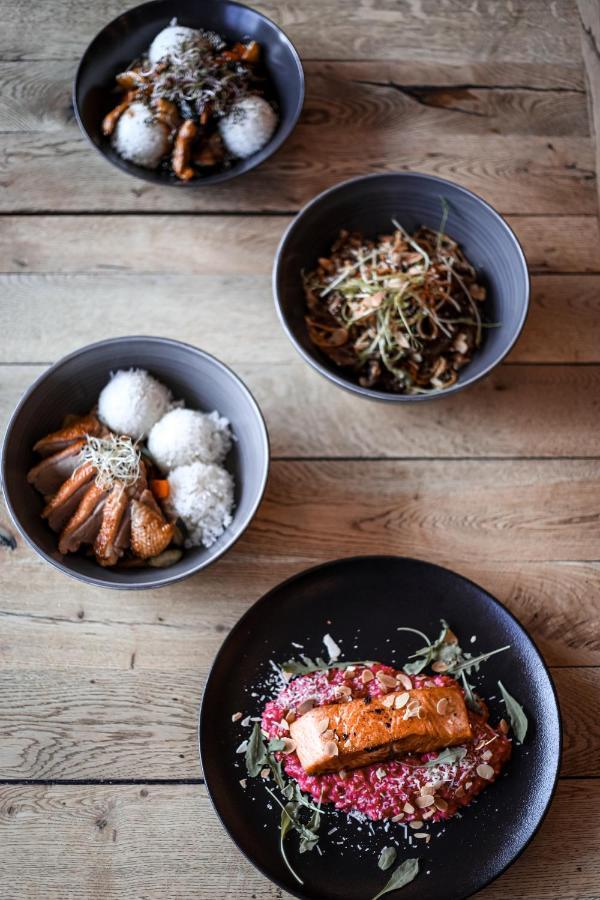Dubno Eat & Sleep Hotel Nova Dubnica ภายนอก รูปภาพ