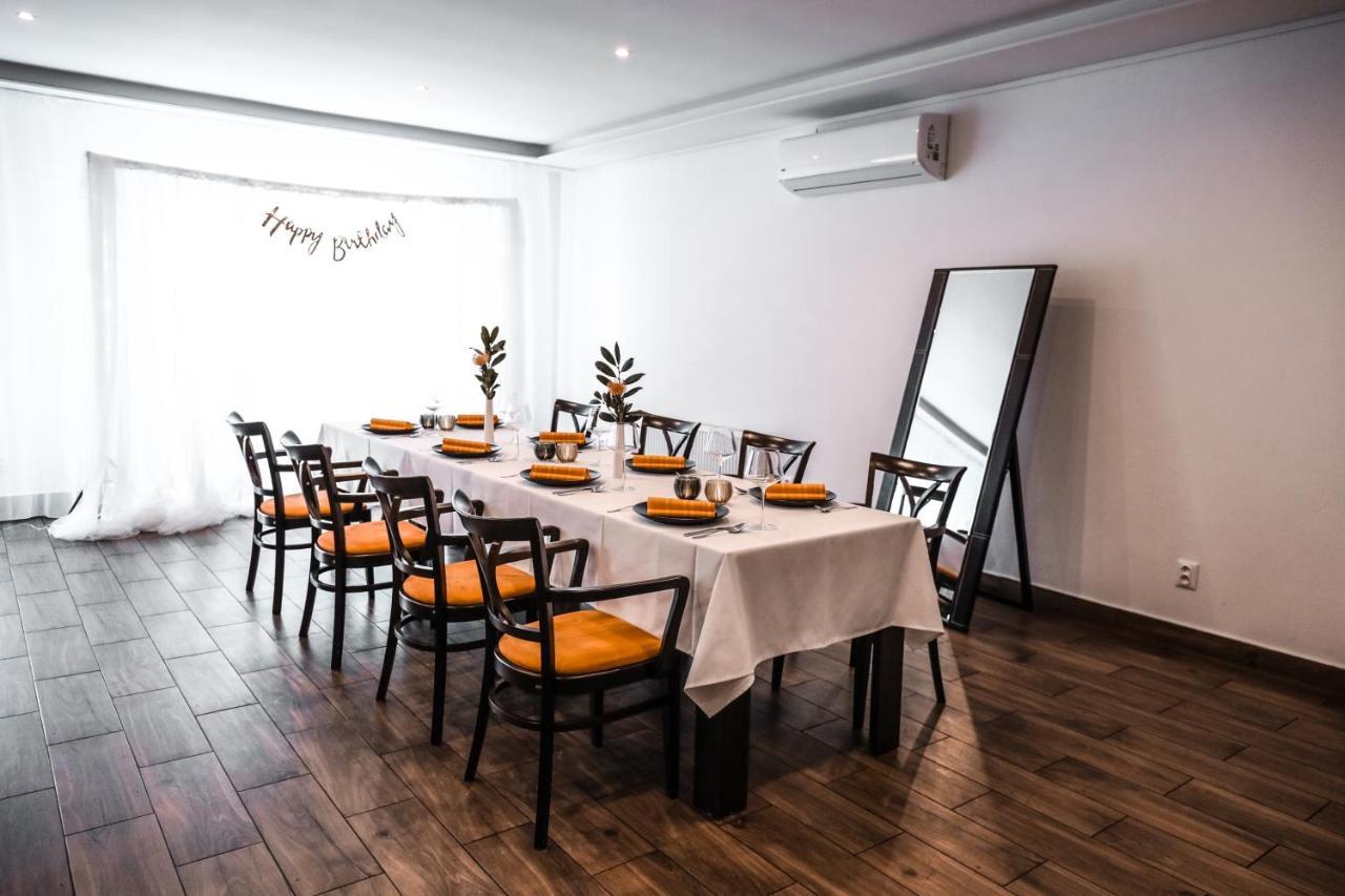 Dubno Eat & Sleep Hotel Nova Dubnica ภายนอก รูปภาพ